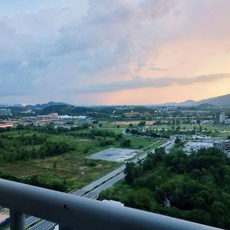 Luxurious Homestay 3Br With Pool Meru Ipoh 8 Pax Экстерьер фото